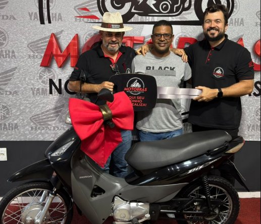 Cliente MOTOBRAS com sua nova moto
